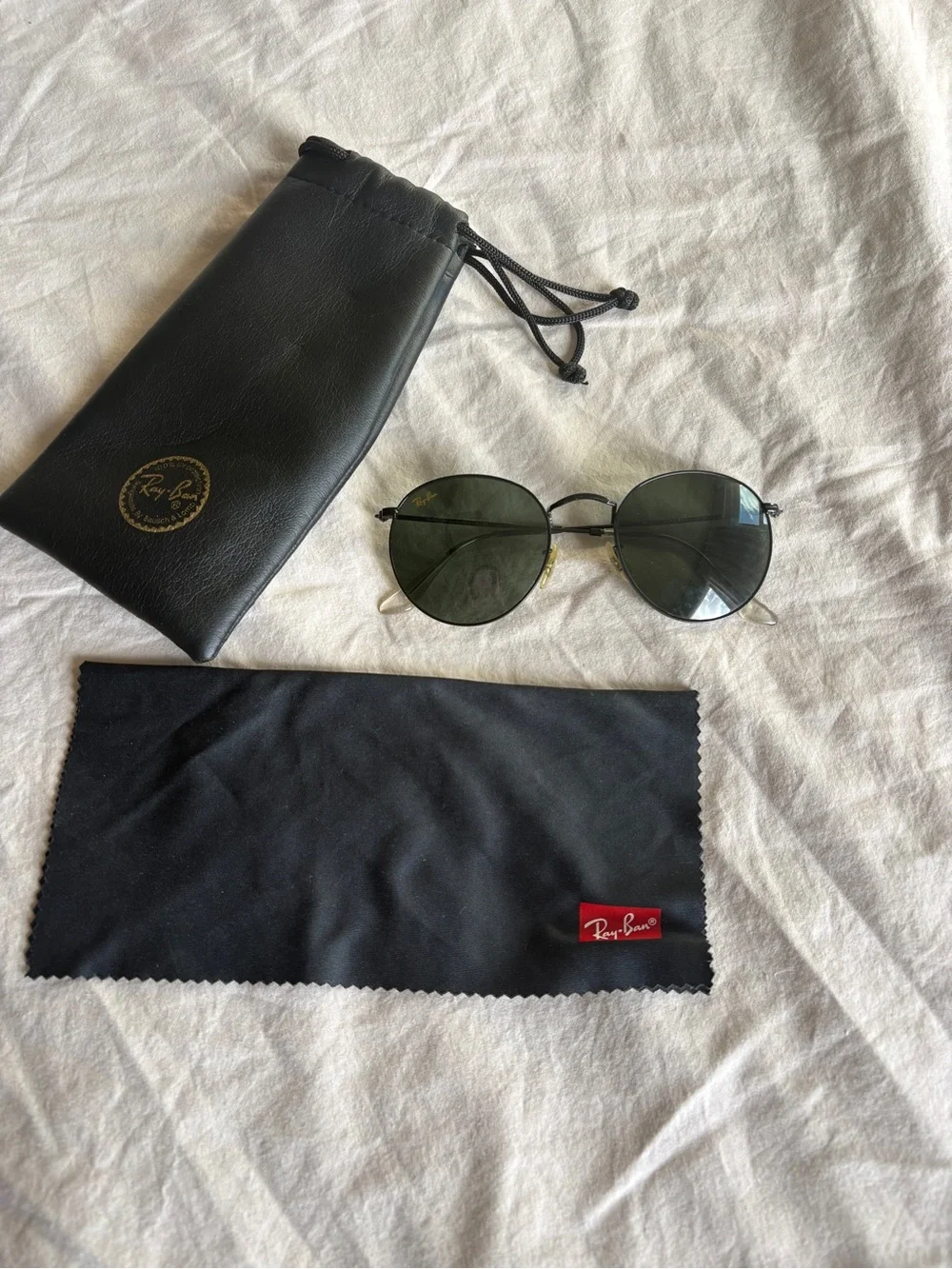 Ray-Ban RB 3447 Round Metal Black Frame Sunglasses